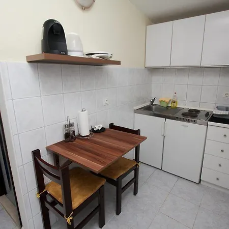 Apartman Miljenko Tomic 2 *
